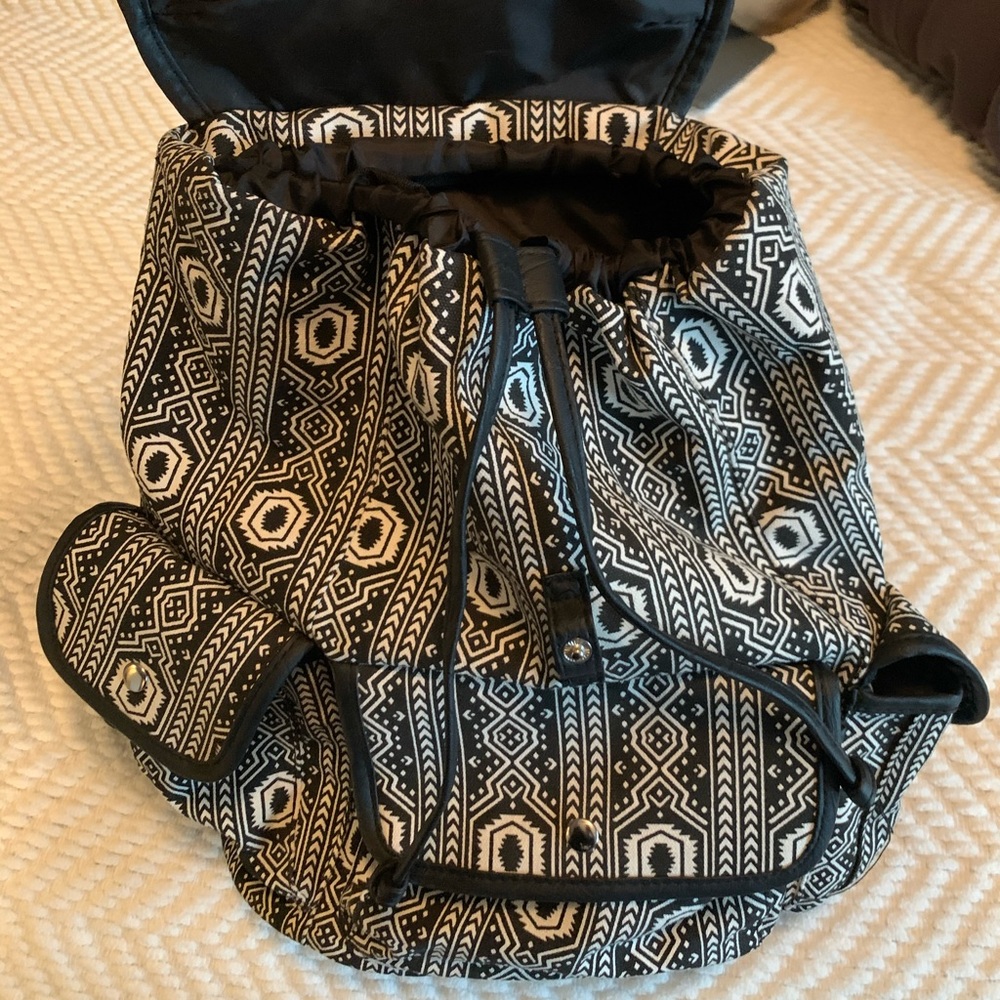 Drawstring Lightweight Backpack - Picture 4 of 5